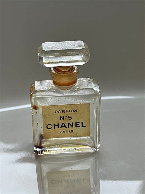 how to date chanel perfumes|how old is chanel 5.